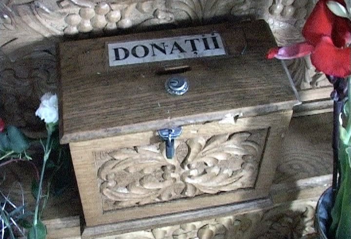  Un ieșean de 34 de ani, prins după ce a furat bani din cutiile milei ale unei mănăstiri