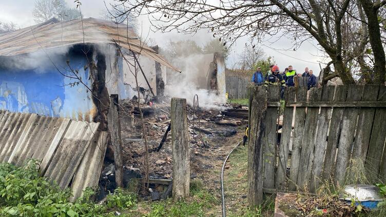 Bărbat de 51 de ani găsit ars în casă proprie.