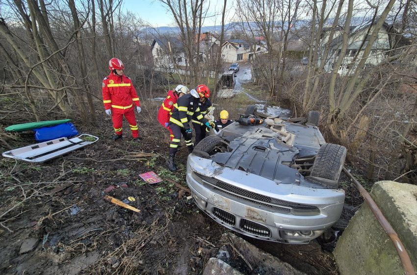  Șoferiță de 49 de ani transportată la spital după un accident produs în această după-amiază