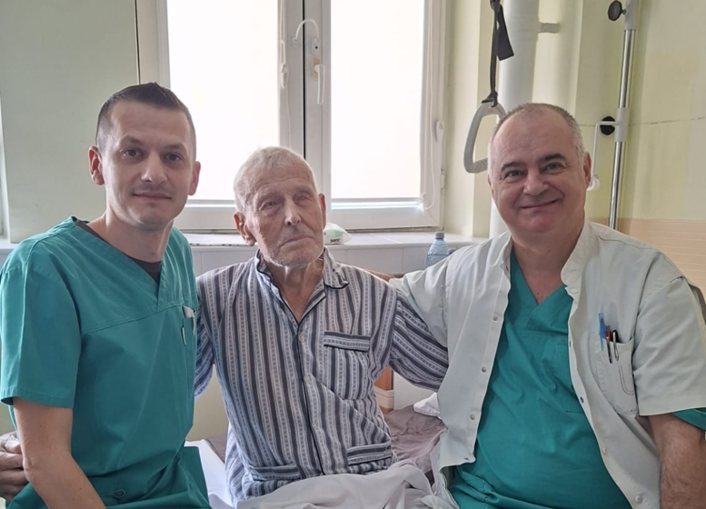  Un bărbat de 102 ani din județul Iași a fost operat de urgență și a supraviețuit