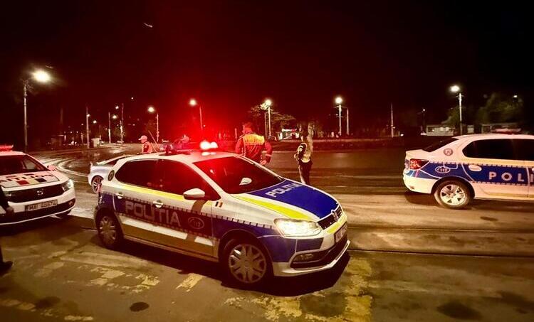  Polițiștii rutieri și inspectorii RAR au „măturat” străzile orașului. Amenzi de peste 54.000 de lei și zeci de certificate de înmatriculare retrase într-o singură noapte