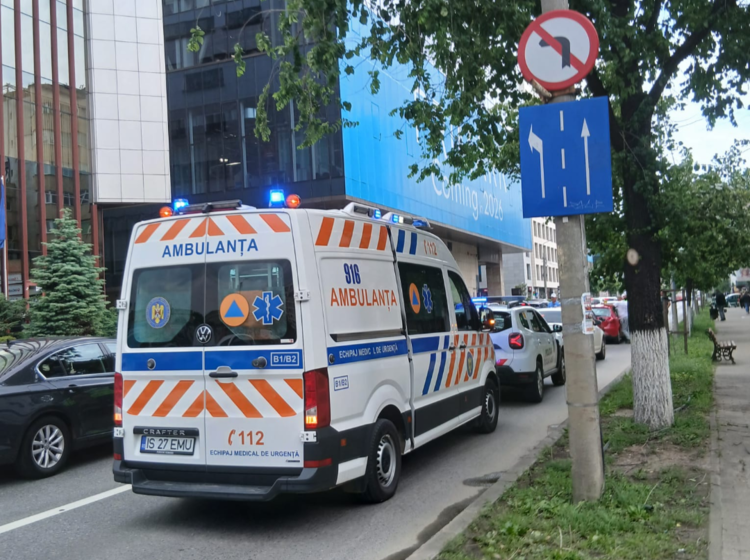  Iași: Trei persoane au fost rănite în urma unei tamponări în lanț
