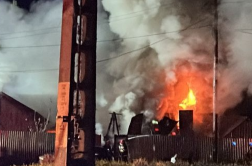  Incendiu violent în Ciurea: o casă a fost cuprinsă de flăcări noaptea trecută