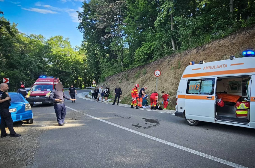  Impact violent in această dimineață – Patru tineri au fost la un pas de o adevărată tragedie după ce mașina în care se aflau a fost implicată într-un accident grav