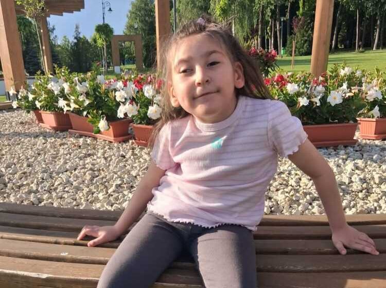  Apel emoționant pentru o fetiță de 6 ani! Ana luptă cu diagnostice crunte și are nevoie de o operație salvatoare
