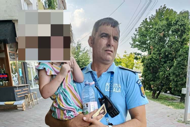  Scene șocante în Iași: copil lăsat singur în autoturism, în plin cod roșu de caniculă