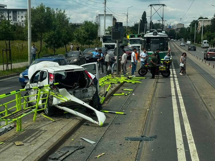  Accident grav pe bulevardul Nicolae Iorga din Iași