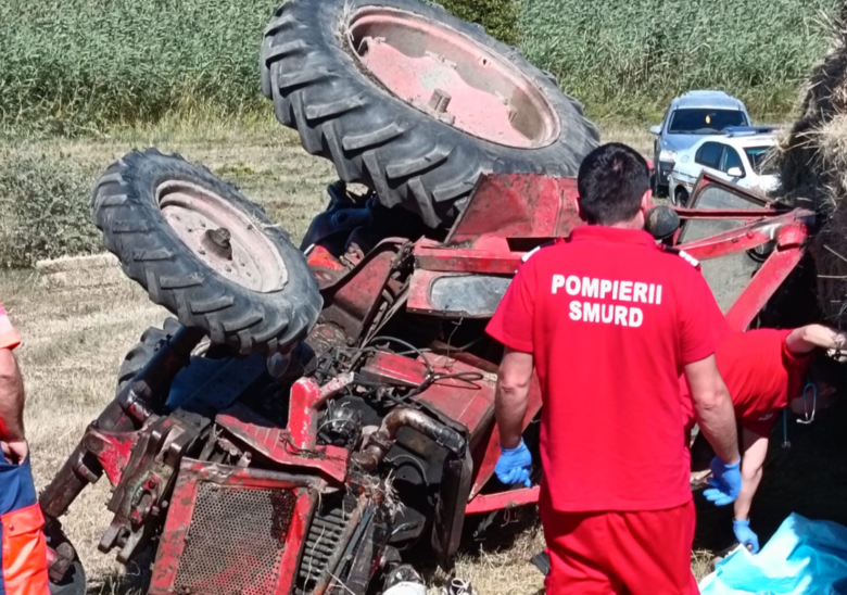  Un bărbat de 56 de ani și-a pierdut viața după ce a căzut din tractor