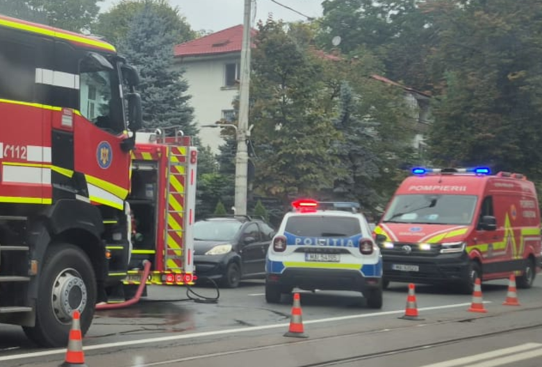  Alertă pe Bulevardul Carol I din Iași: Bucătăria unui restaurant a fost cuprinsă de flăcări