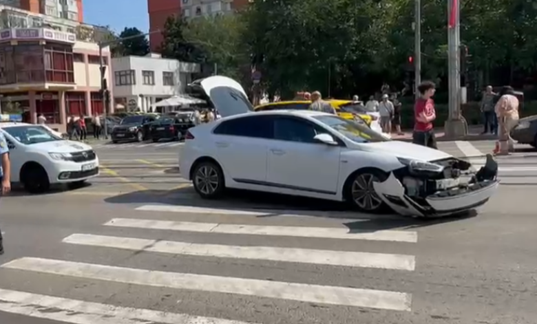  O persoană a ajuns la spital în urma unui accident produs în zona Podu Roș
