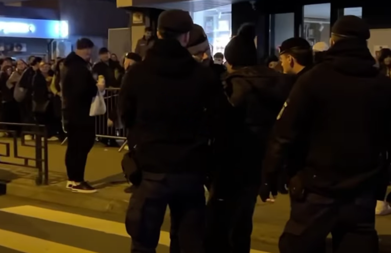 Scandal la pelerinajul Sfintei Parascheva: un bărbat a fost amendat cu 800 de lei
