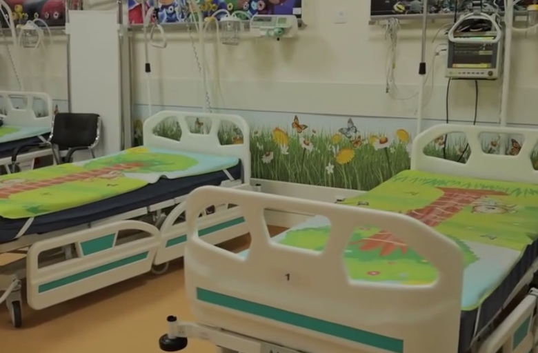  Spitalul de Copii „Sfânta Maria” din Iași a primit 30 de paturi moderne de terapie intensivă pentru micii pacienți