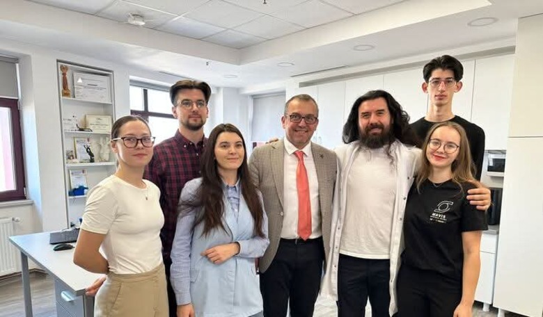 Echipa MAVIS de la UMF Iași, premiată în China! Distincție mondială pentru proiectul BabyHeart