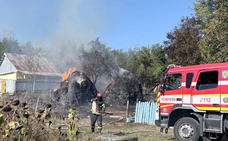  Incendiu de proporții în județul Iasi: Pompierii au salvat în ultimul moment o casă din calea flăcărilor