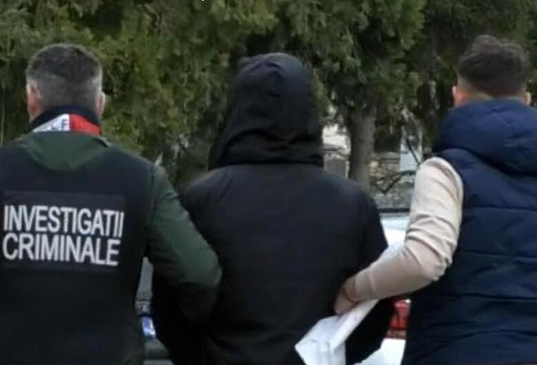  Un adolescent de 16 ani, reținut după o agresiune pe esplanada din Pașcani. Un alt minor de 15 ani va fi expertizat