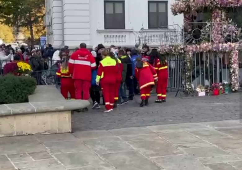  Clipe dramatice la pelerinajul Sfintei Parascheva: 21 de pelerini au avut nevoie de îngrijiri medicale